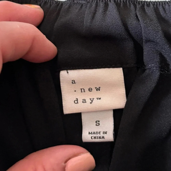 A New Day Women's Size Small Black High-Rise Utility Paperbag Shorts - Picture 7 of 12